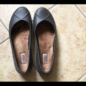 Brown Crocs flats, fur lined size 8